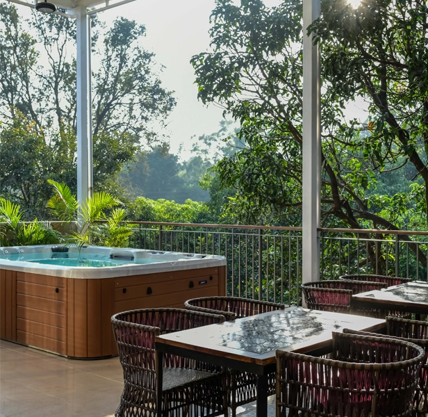 Pandav Retreat - Couple's Haven - Delightful Jacuzzi - best resort in pachmarhi - luxury hotels in pachmarhi