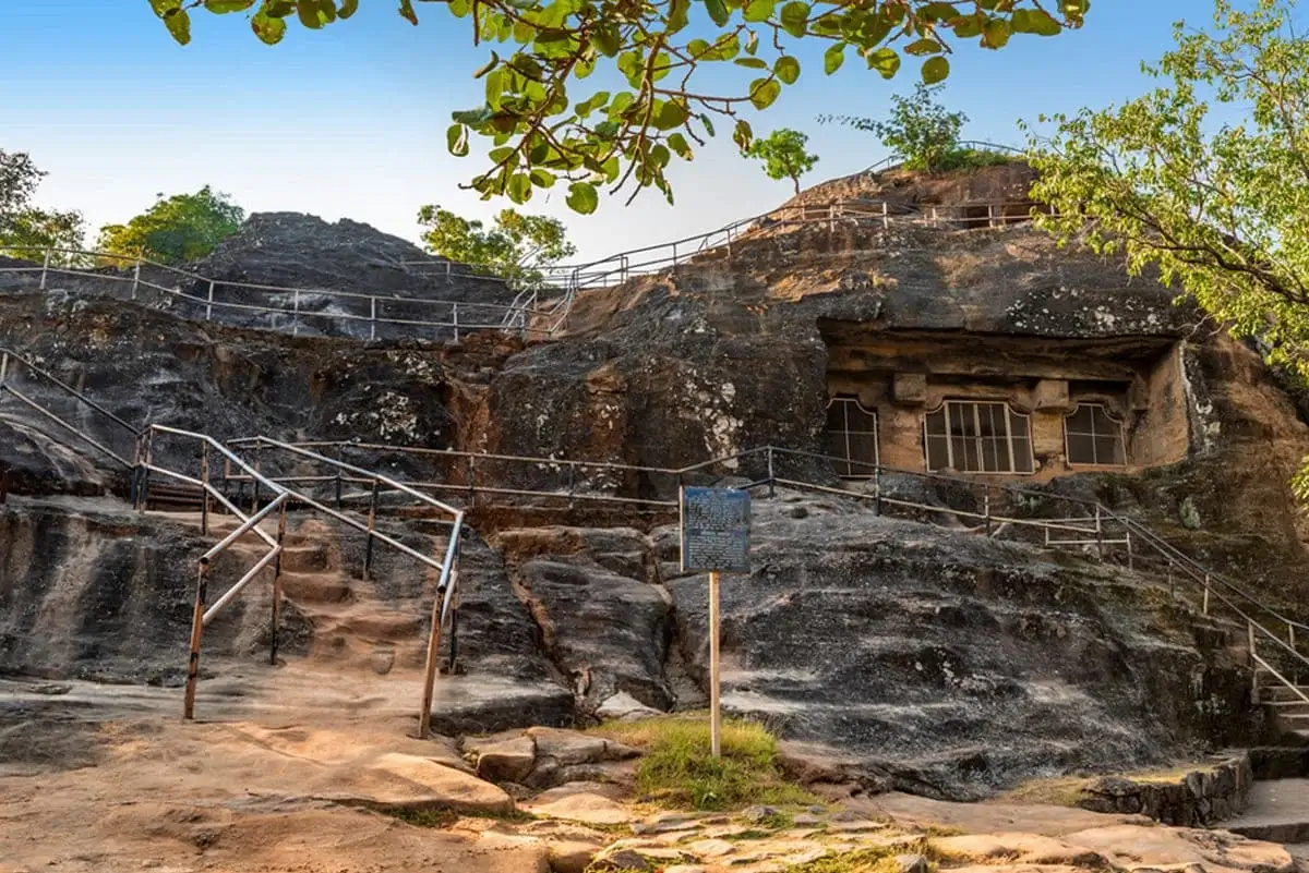 Top Pachmarhi Tourist Attractions - Pandav Caves